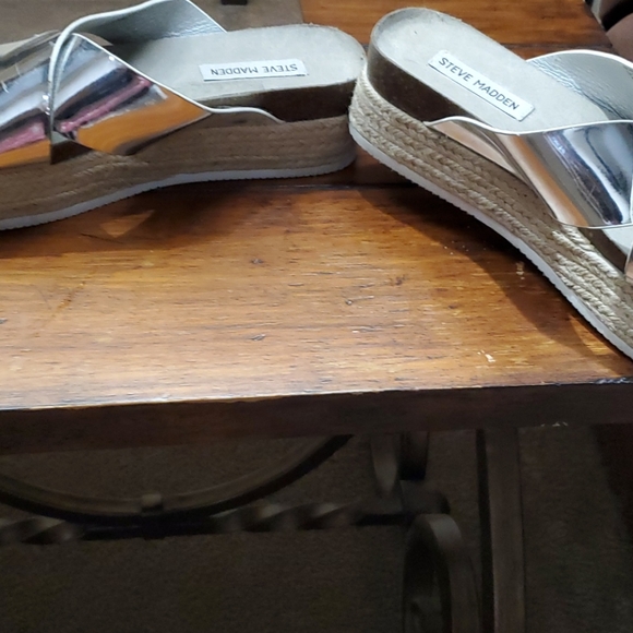 Sandals - Picture 4 of 5